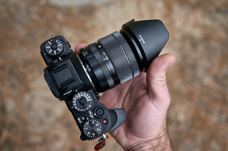 size advantage of mirrorless cameras